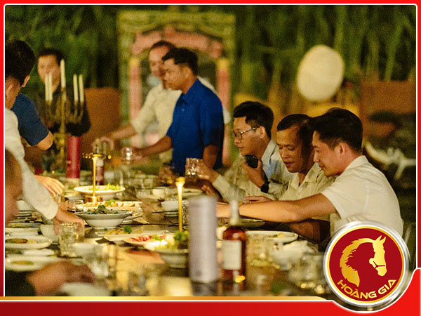 Tổ chức tiệc công ty